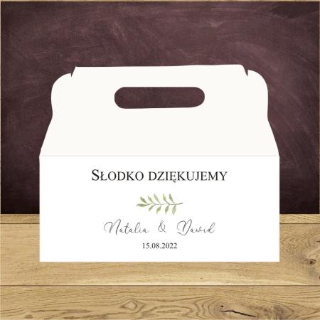 Pudełka na ciasto weselne. Zielone listki i serduszko mini. Jedna gałazka